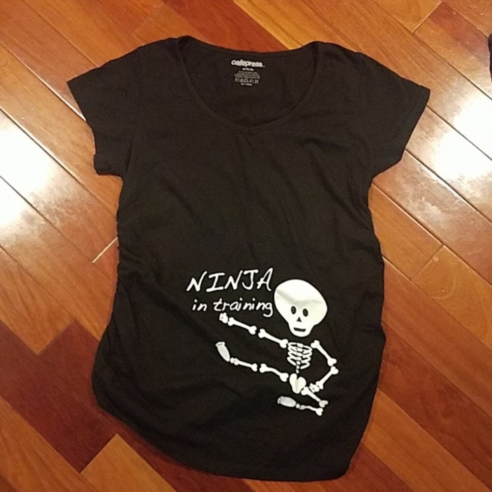 Short sleeve maternity shirt